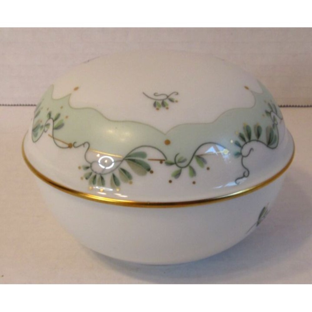 VTG AK Kaiser Porcelain Lidded Trinket Box Tegel Floral Gold Trim Porcelain